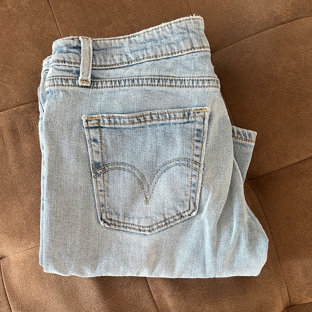 Levi's Women's Straight Leg Jeans in Light Blue